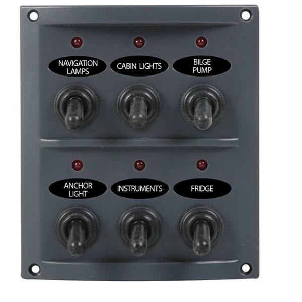 Elektrisk panel sprutsikkert med 6 kontakter m/lys, 15 , 108,0 mm x 124,0 mm