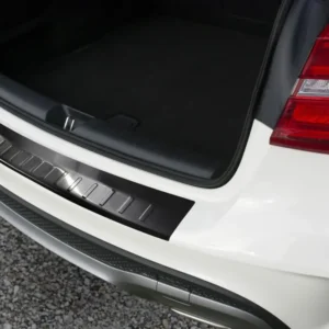 Bakfangerbeskytter Mercedes GLA (X156) / Black Edition (2013-2019) – Rustfritt stål | Avisa