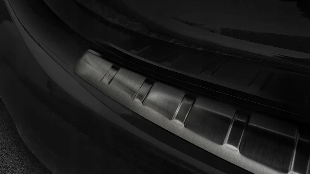 Bakfangerbeskytter Mercedes C (W205) Sedan / Black Edition (2014-2021) – rustfritt stål | Avisa