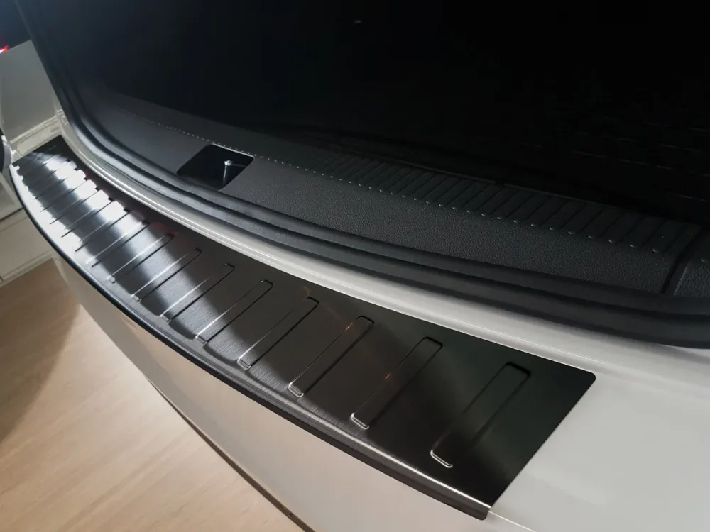 Bakfangerbeskytter Skoda Octavia III Stasjonsvogn (2013-2020) – Rustfritt stål | Avisa