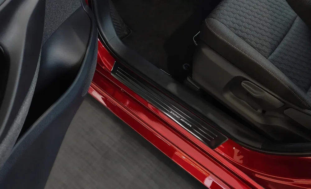 Dørbeskytter Toyota Yaris IV (2020-) – Rustfritt stål | Avisa