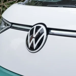 Emblem Vw front ID.Buzz > Pure White / Schwarz Edition | Vag