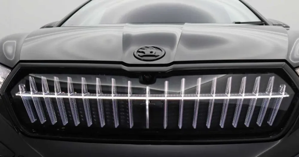 Emblem Skoda Enyaq iV > Monte Carlo Panser Glossy Black | Vag